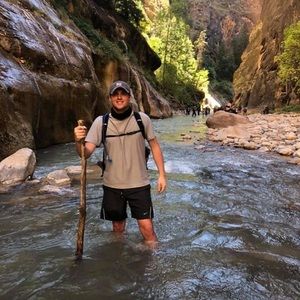 Meet your Posher, Hunter